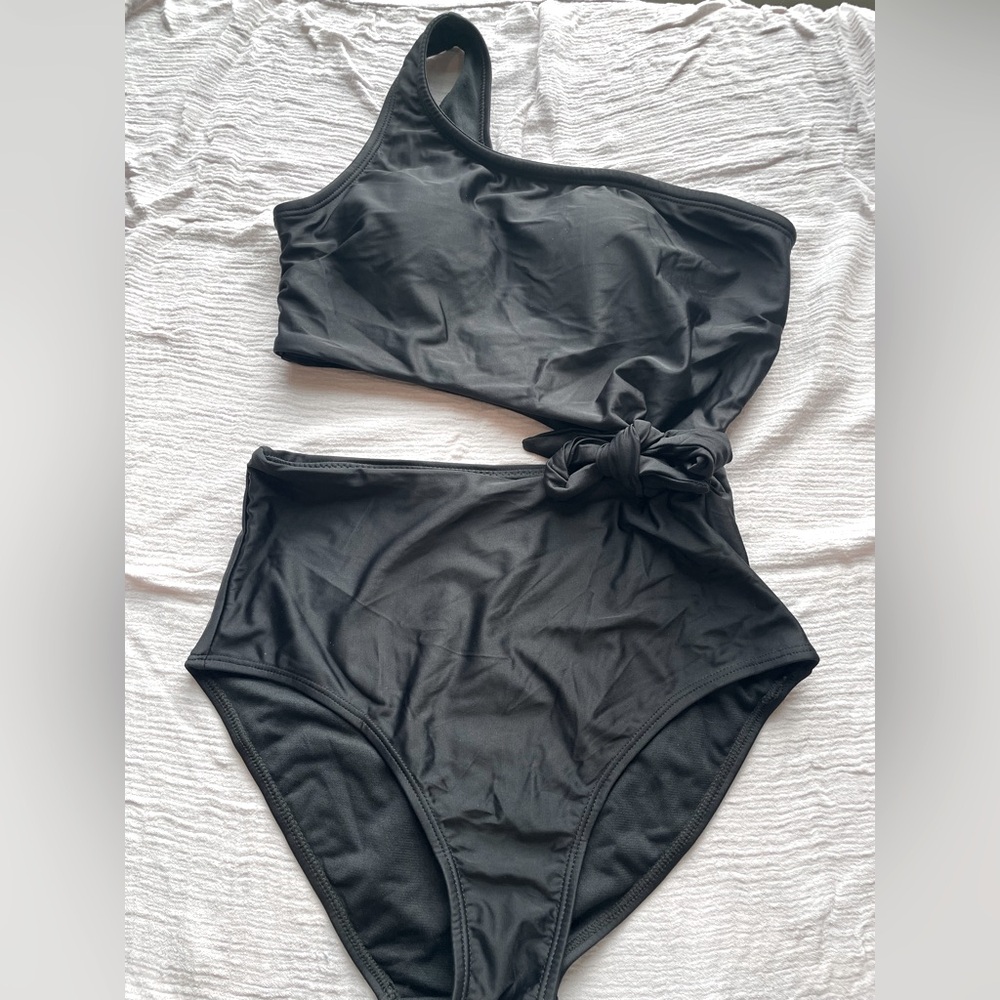NWOT • black one shoulder one piece • bow • non removable padding • small